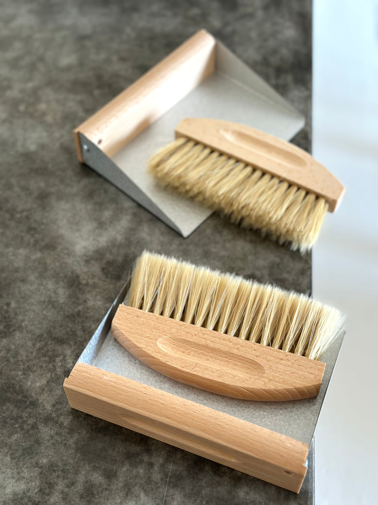 magnetic dust pan and brush