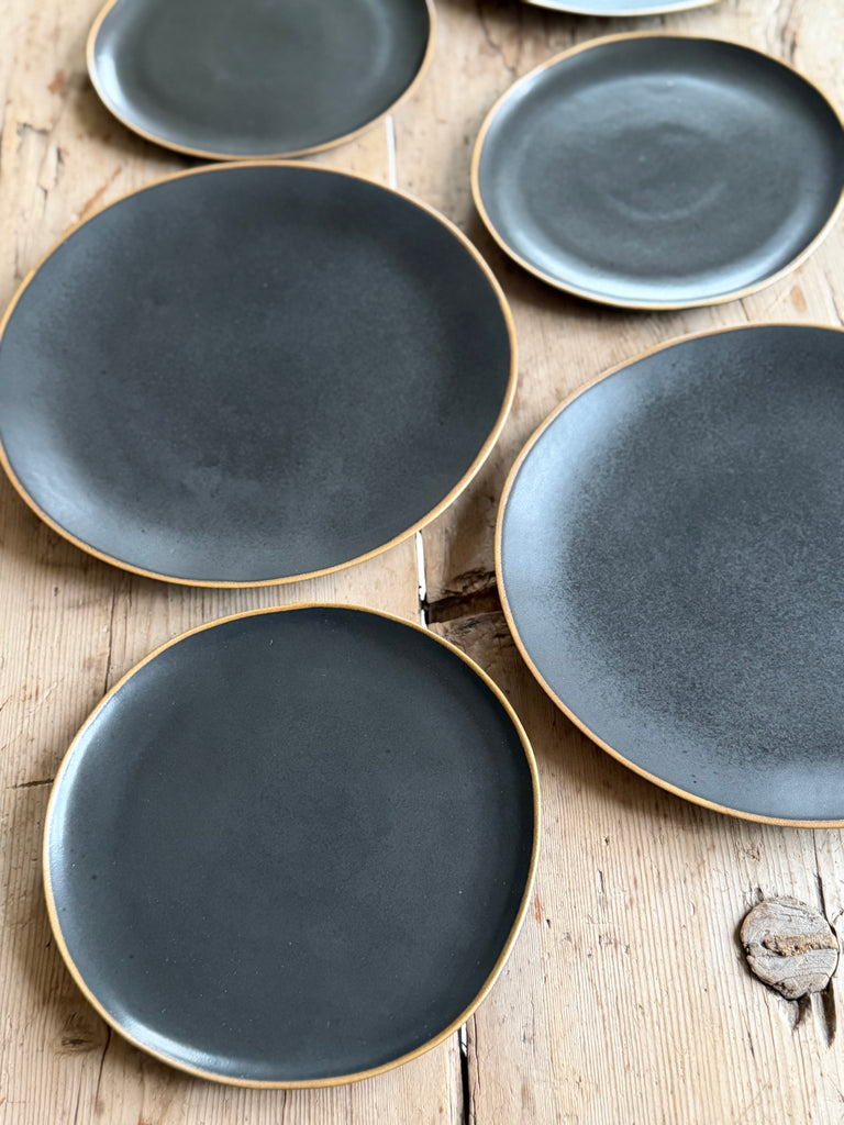 black tableware