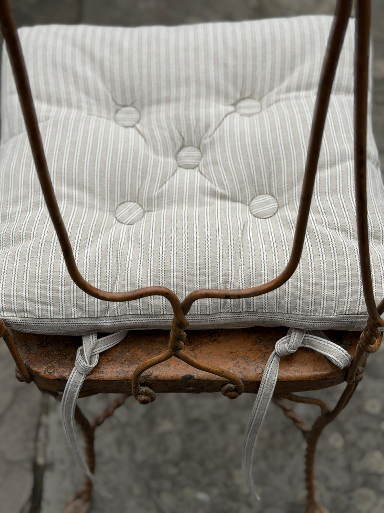 stripey seat pad