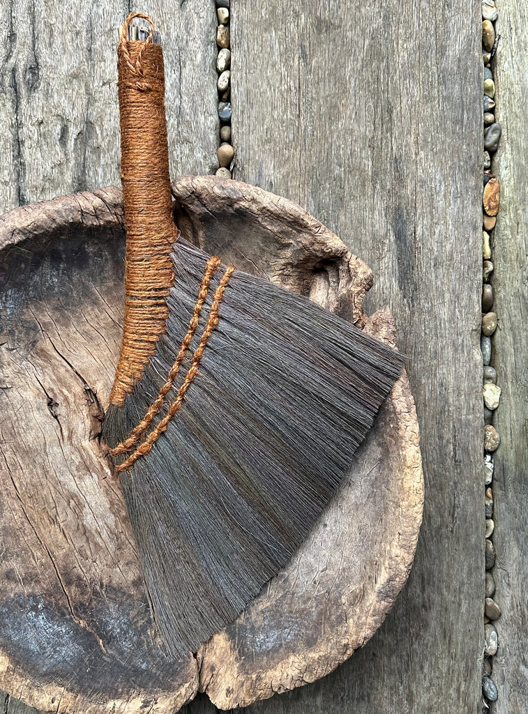 vietnamese hand brush
