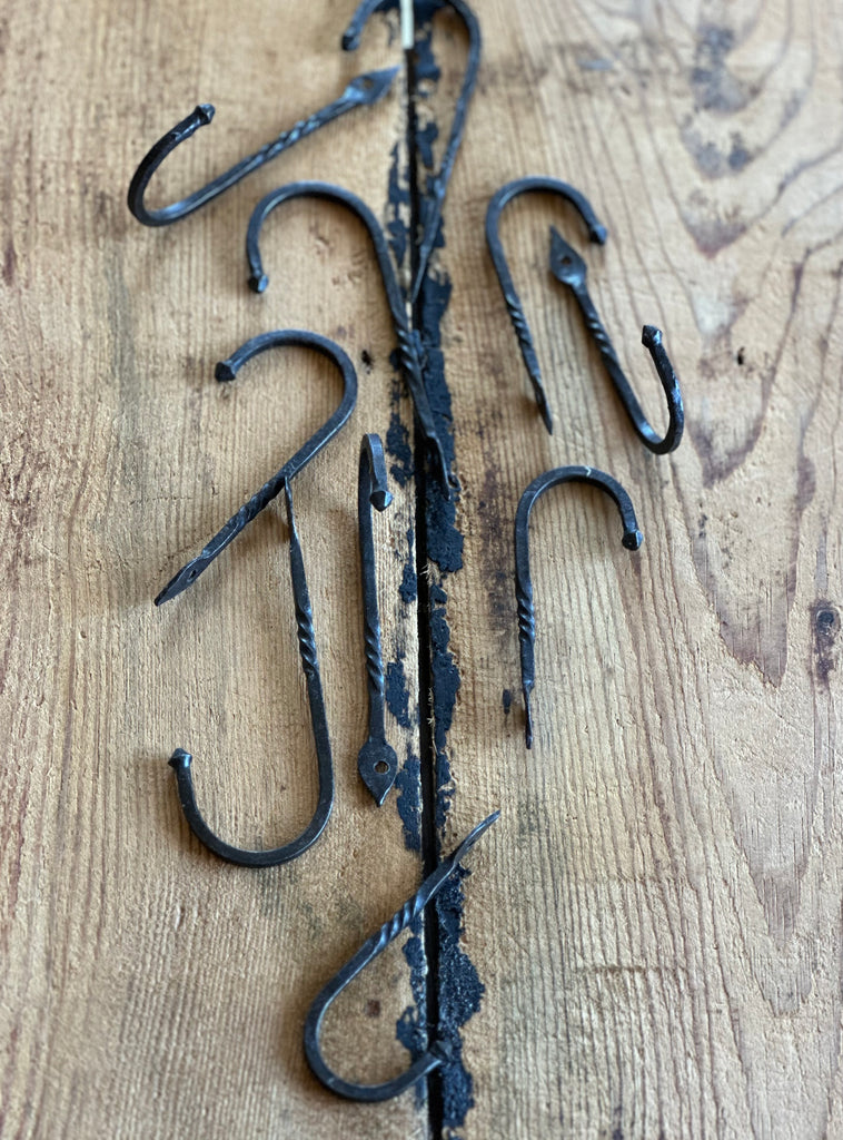 twisted smithy hooks