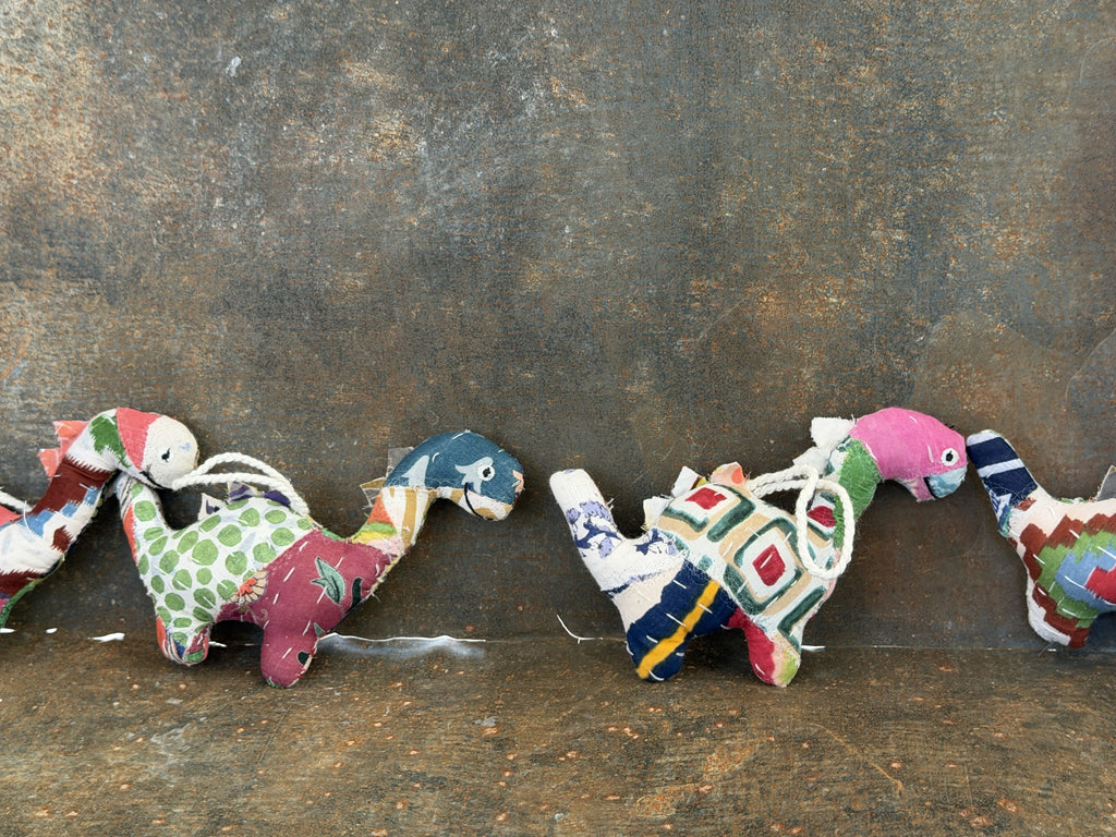 sari dinosaur decoration