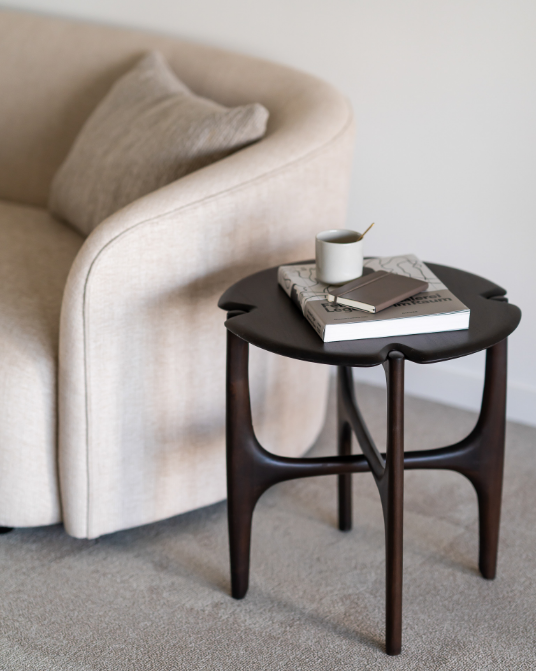 carla side table