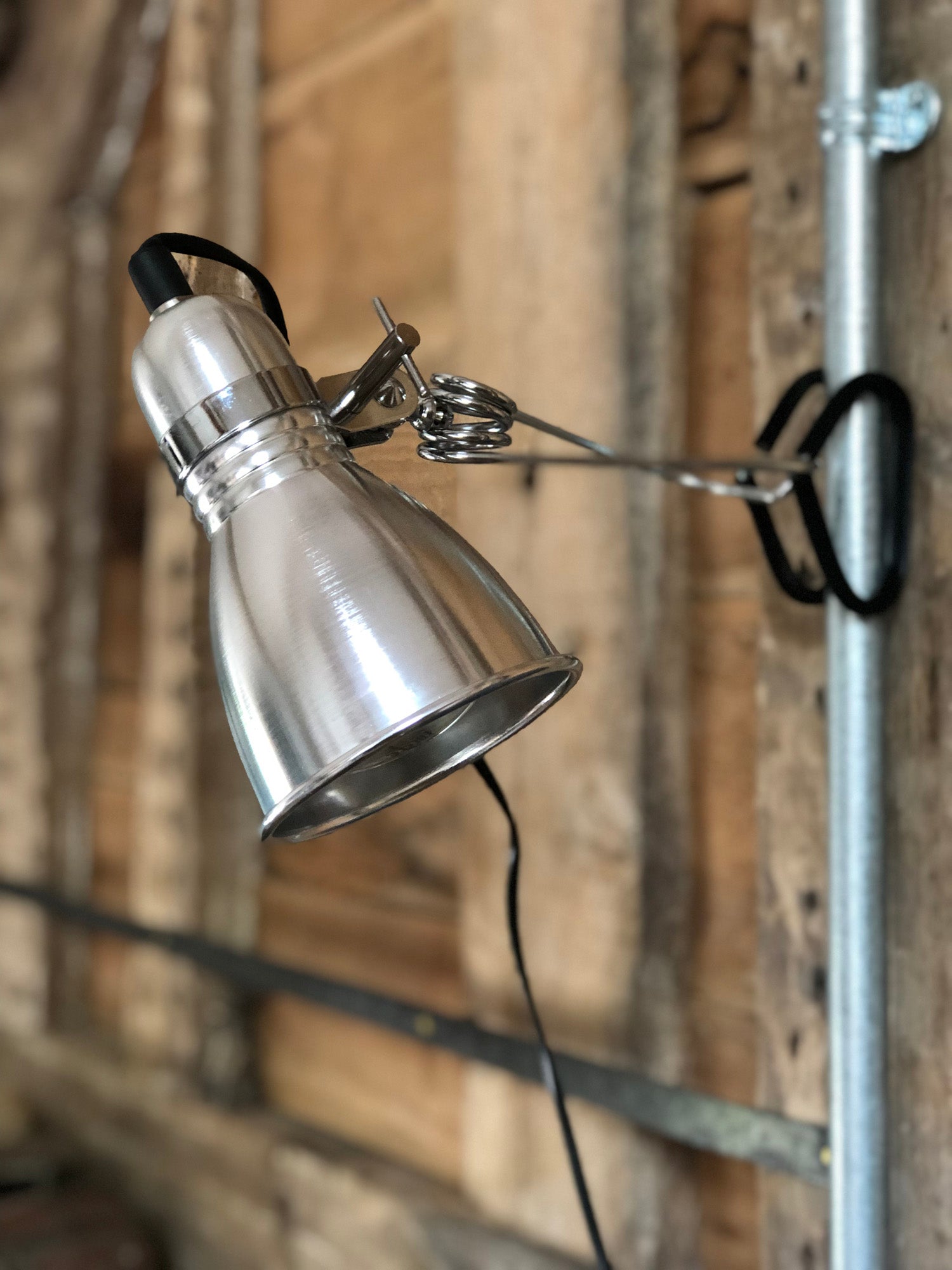aluminium clip on loft lamp – Baileys1
