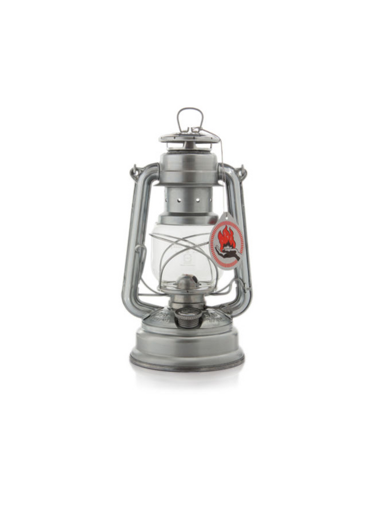 hurricane oil lamp